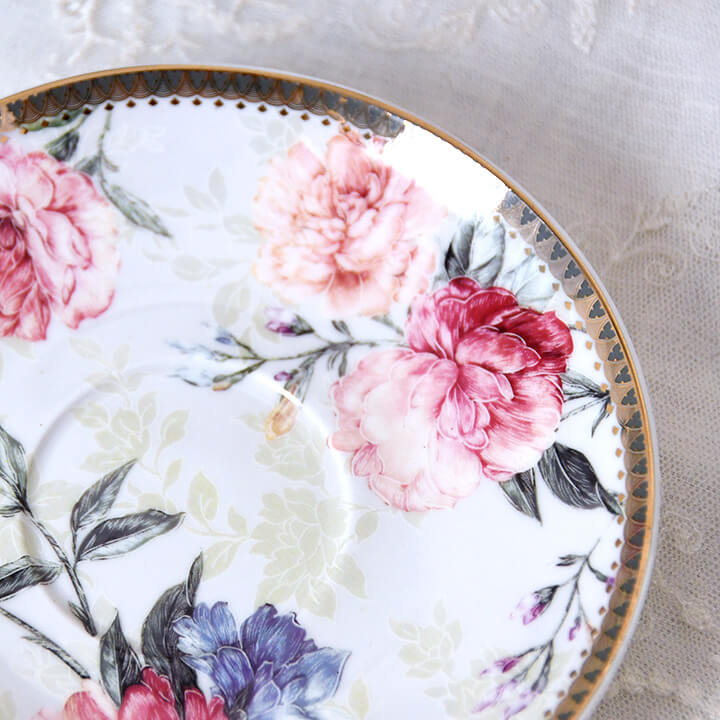 ピオニー柄のソーサー。