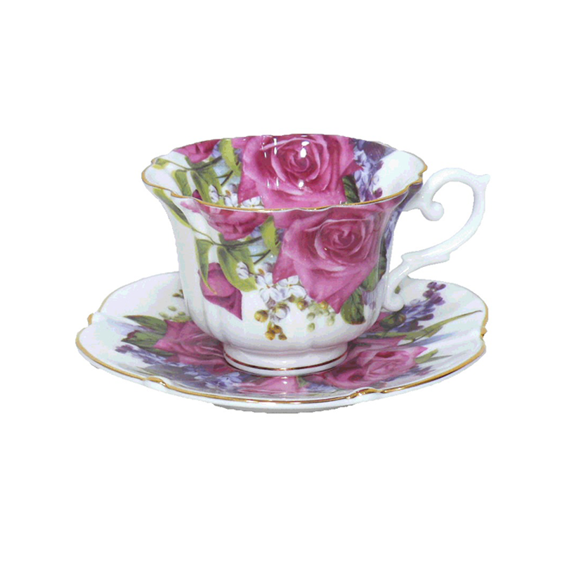 紫のローズ柄、ロイヤルアーデンのカップアンドソーサー。